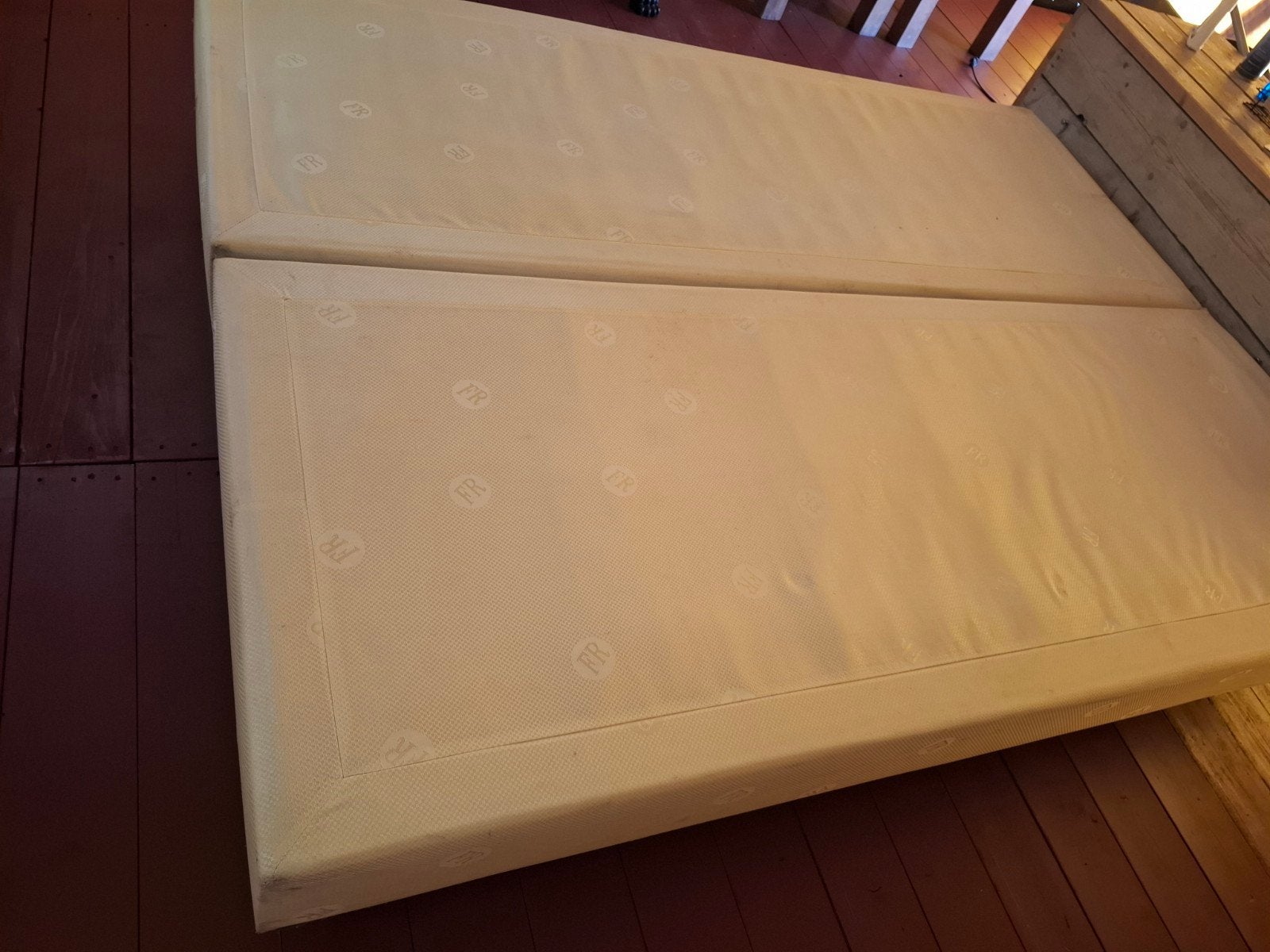 Twee eenpersoons boxspring met afneembare  poten, Ophalen, Beige, Tweepersoons, Overige maten