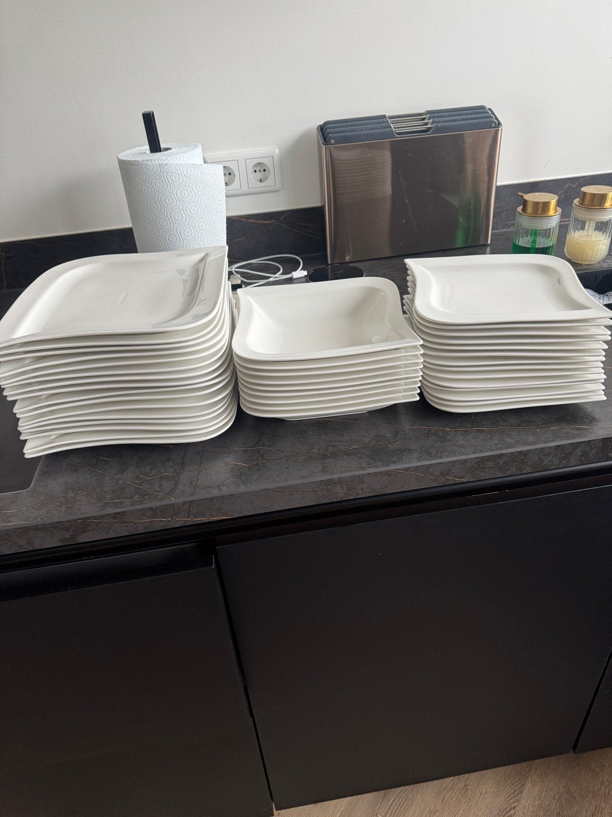 Witte vierkante borden en kommen - Set van 30, Ophalen, Zo goed als nieuw, Keramiek, Bord(en)
