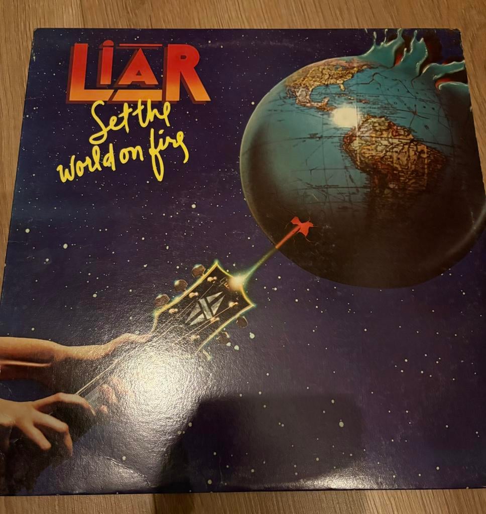 Liar. Set the world on fire, Cd's en Dvd's, Ophalen of Verzenden, Zo goed als nieuw, Overige formaten