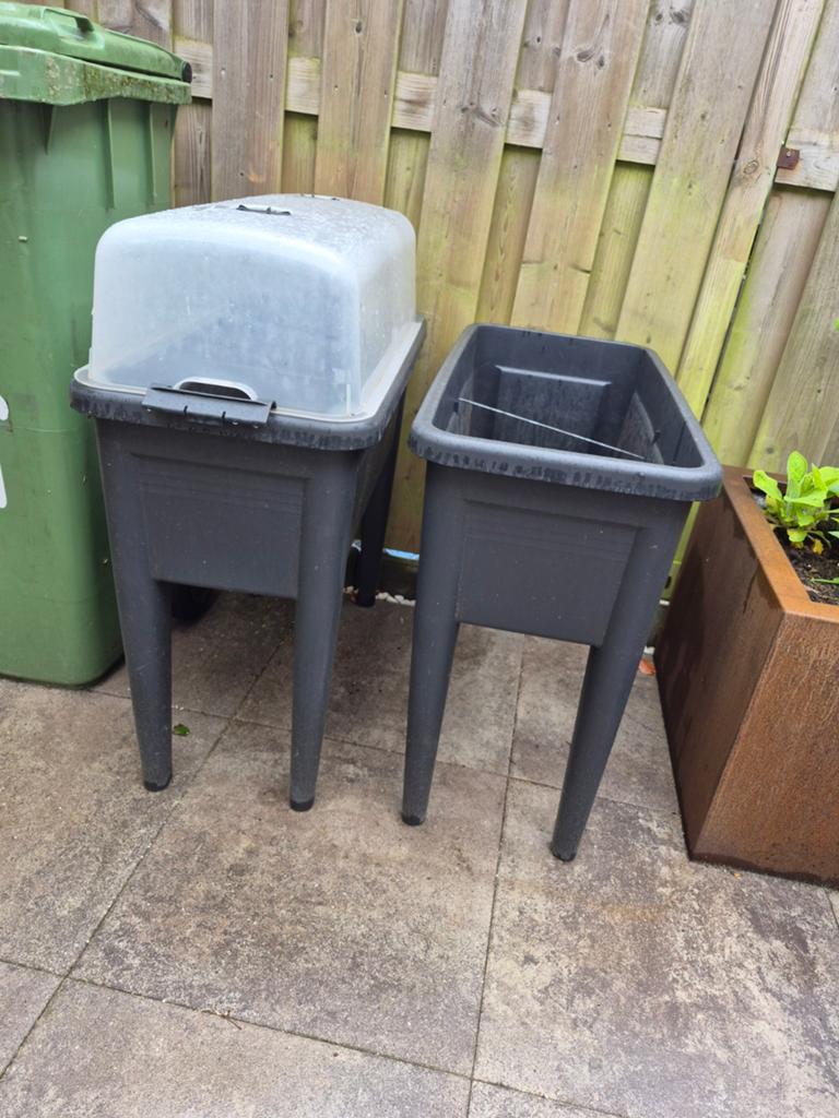 2 Elho kweekbakken/ plantenbakken, 1 met deksel, Tuin en Terras, Kweekspullen, Ophalen, Zo goed als nieuw, Kweekbak