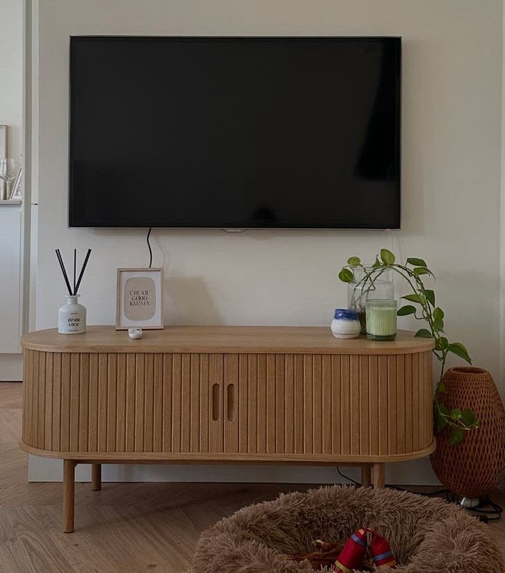 Eiken tv-meubel met lattenfront (LYNGVIG, Jysk), Ophalen, 100 tot 150 cm, Zo goed als nieuw, Minder dan 100 cm
