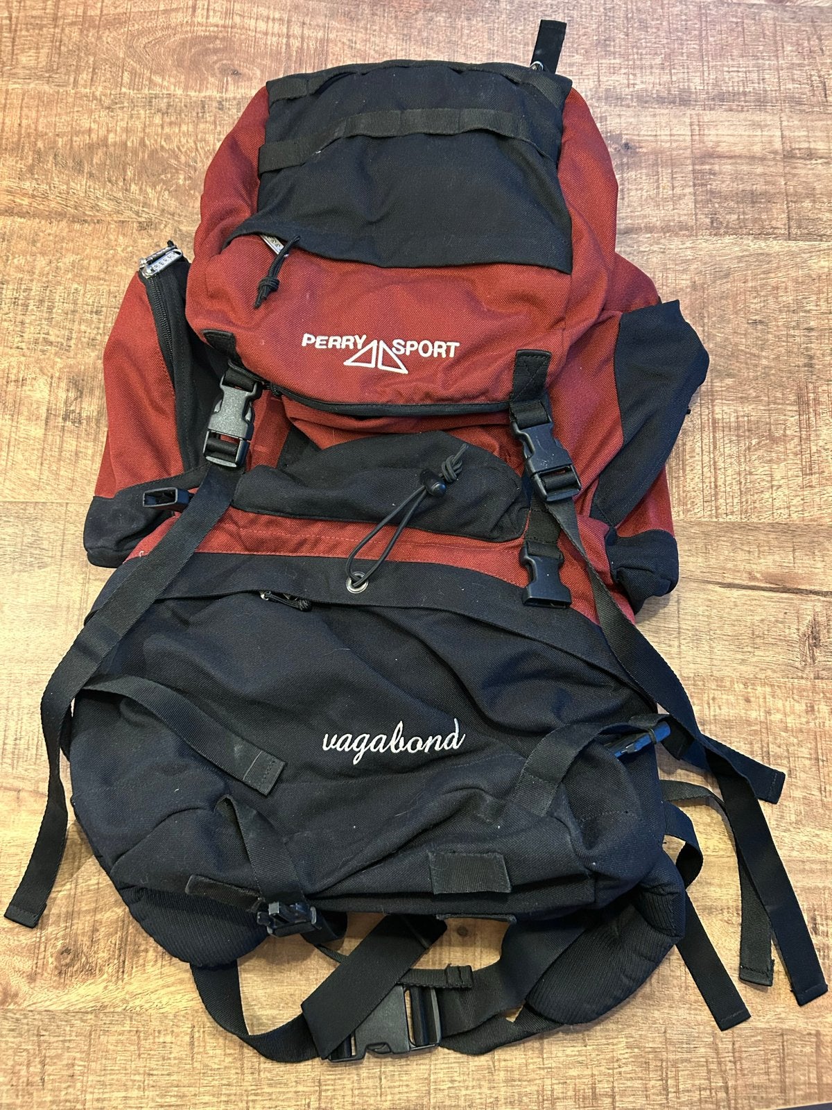 Perry Sport Vagabond Trekking Rugzak Rood/Zwart, Sieraden, Tassen en Uiterlijk, Tassen | Rugtassen, 40 cm of meer, Gebruikt, Trekking
