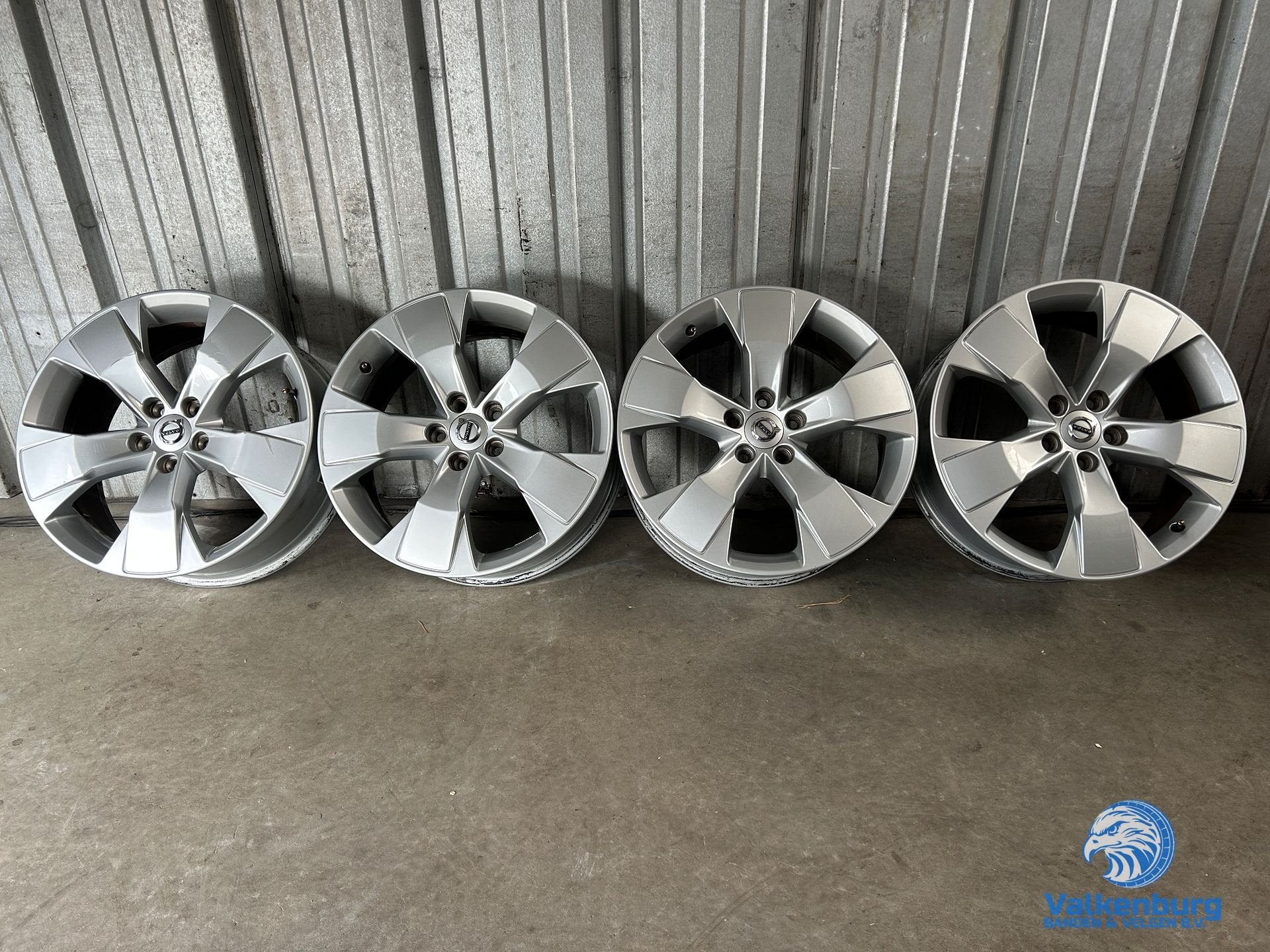 Originele Volvo 5 Spaaks 18 inch velgen 5x108, Auto-onderdelen, 18 inch, Gebruikt, Velg(en), -