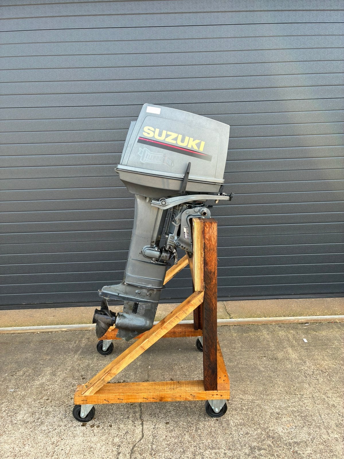 Suzuki 30pk 2-takt buitenboordmotor, Ophalen, Zo goed als nieuw, 30 pk of meer, Elektrische start