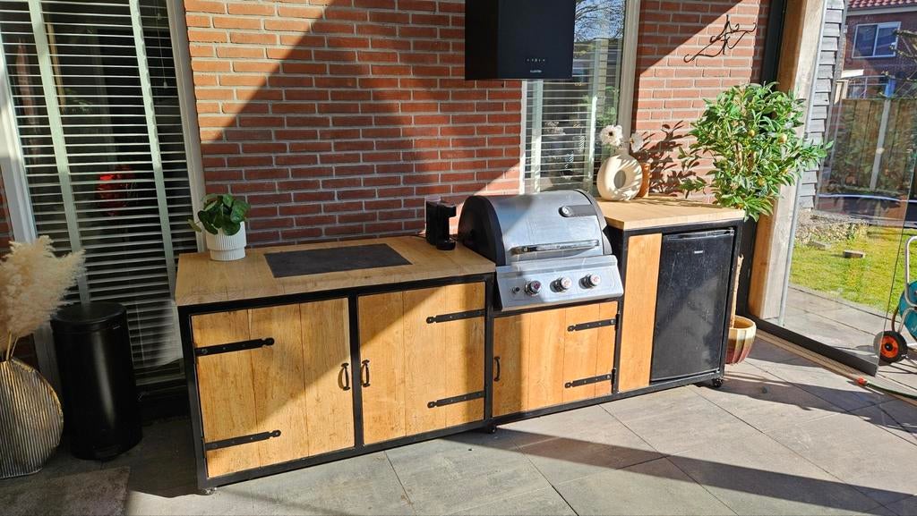 Luxe douglas buitenkeuken met BBQ, koelkast en afzuigkap., Ophalen, Gas