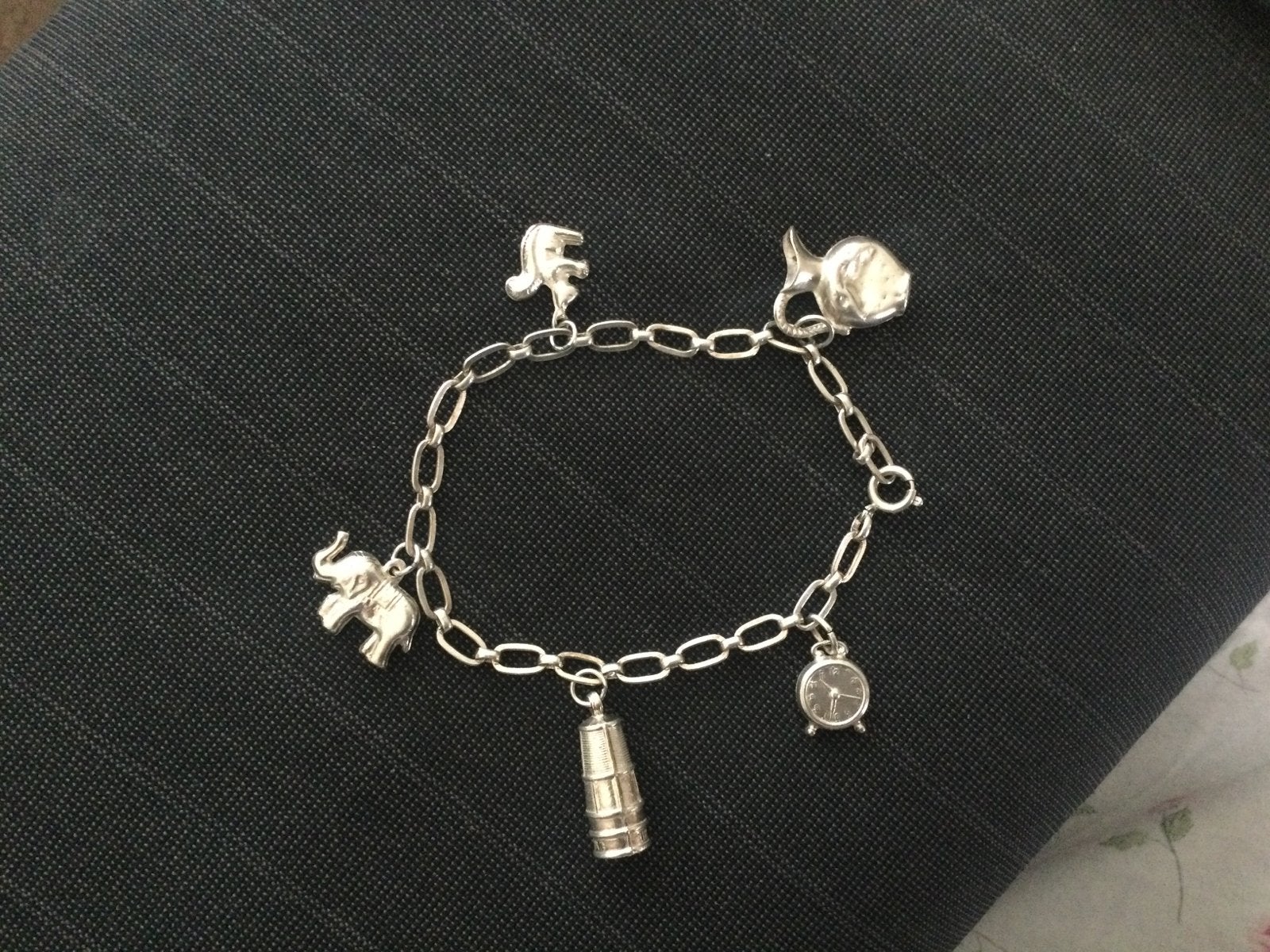 Zilveren bedelarmbandje, met 5 bedels.., Sieraden, Tassen en Uiterlijk, Armbanden, Ophalen of Verzenden, Zo goed als nieuw, Zilver