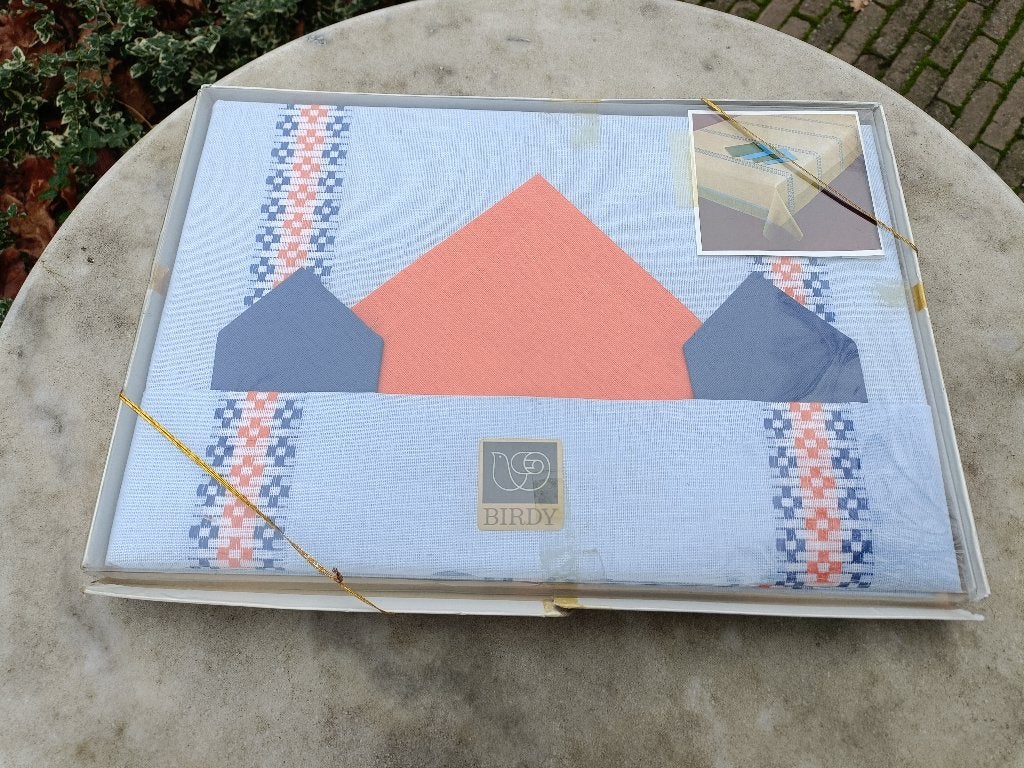 NIEUW! Vintage tafelkleed 130x160 + 4 servetten 28x28 (KT30), 130 cm, 160 cm, Nieuw, Ophalen of Verzenden