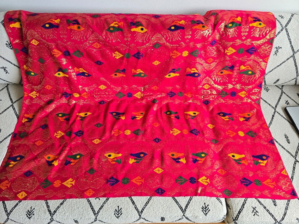 Vintage Bali doek rood goud groot songket stijl Indonesie, Overige materialen, Nieuw, Ophalen of Verzenden, 30 tot 120 cm