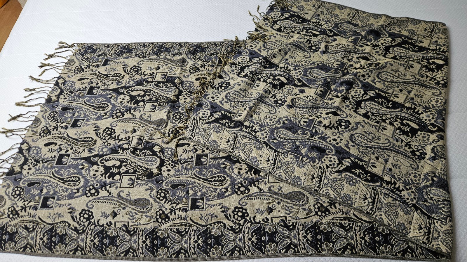 Prachtige sjaal met Paisley Motief. Zo goed als nieuw., Ophalen of Verzenden, Zo goed als nieuw, Maat 46/48 (XL) of groter, Sjaal