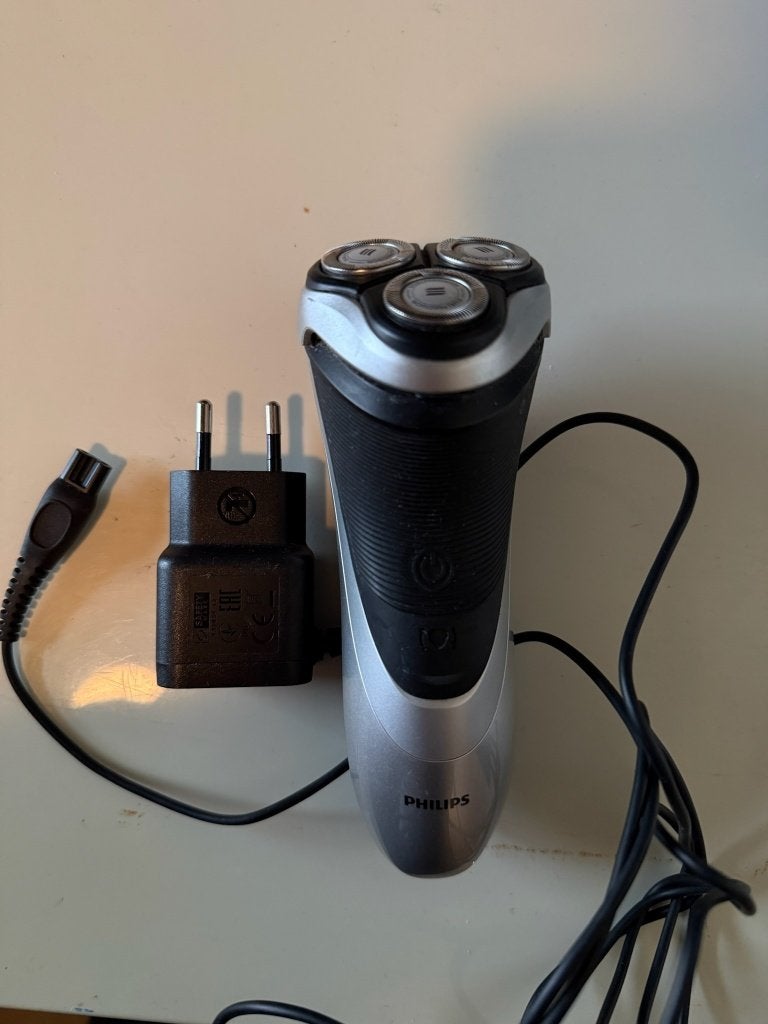 Philips scheerapparaat 3 koppen incl. oplader, Witgoed en Apparatuur, Persoonlijke-verzorgingsapparatuur, Ophalen of Verzenden