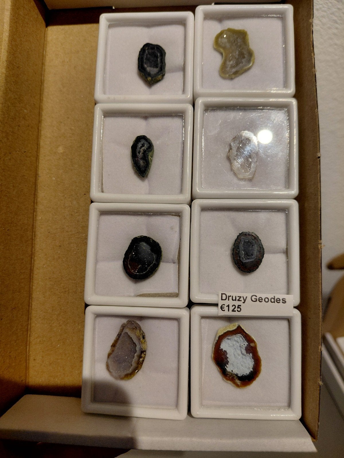 Set van 8 halve edelsteen geodes, Ophalen of Verzenden, Nieuw