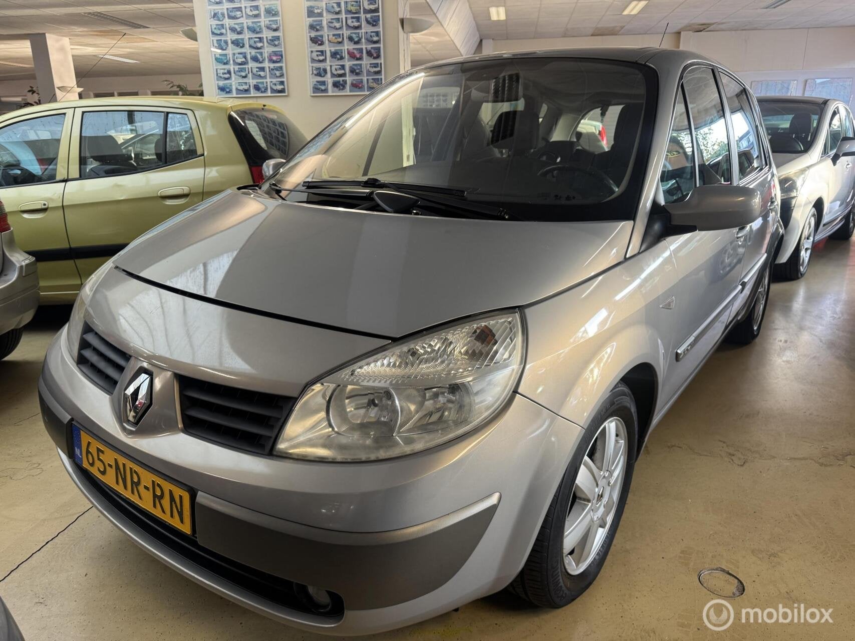 Renault Scenic 2.0-16V Privilège Luxe, Auto's, 1998 cc, 135 pk, 4 cilinders, Beige