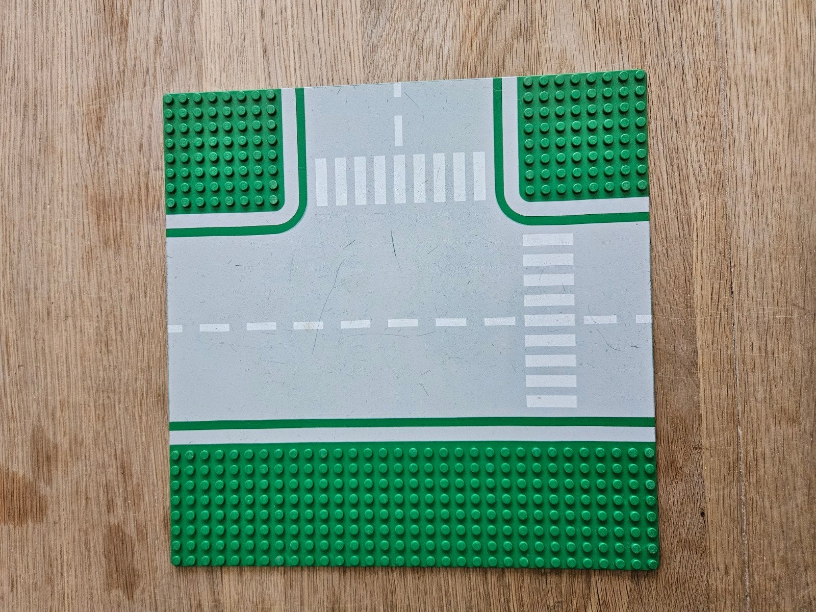 LEGO Grondplaat 45675 - Weg met kruising en zebrapaden, Kinderen en Baby's, Speelgoed | Duplo en Lego, Lego, Ophalen of Verzenden
