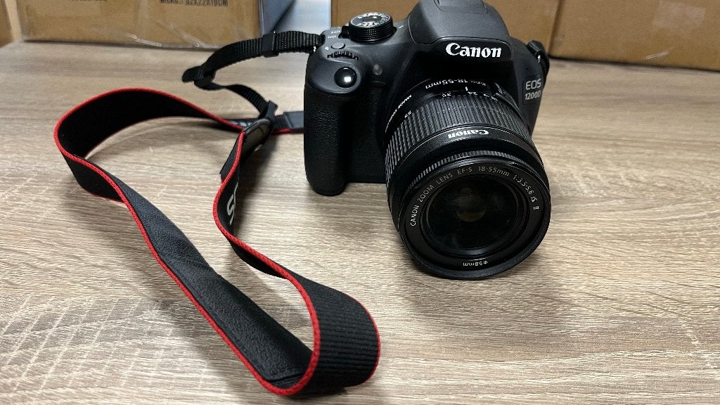canon 1200D camera met Canon 18-55mm Lens, Gebruikt, Spiegelreflex, Canon, 18 megapixels