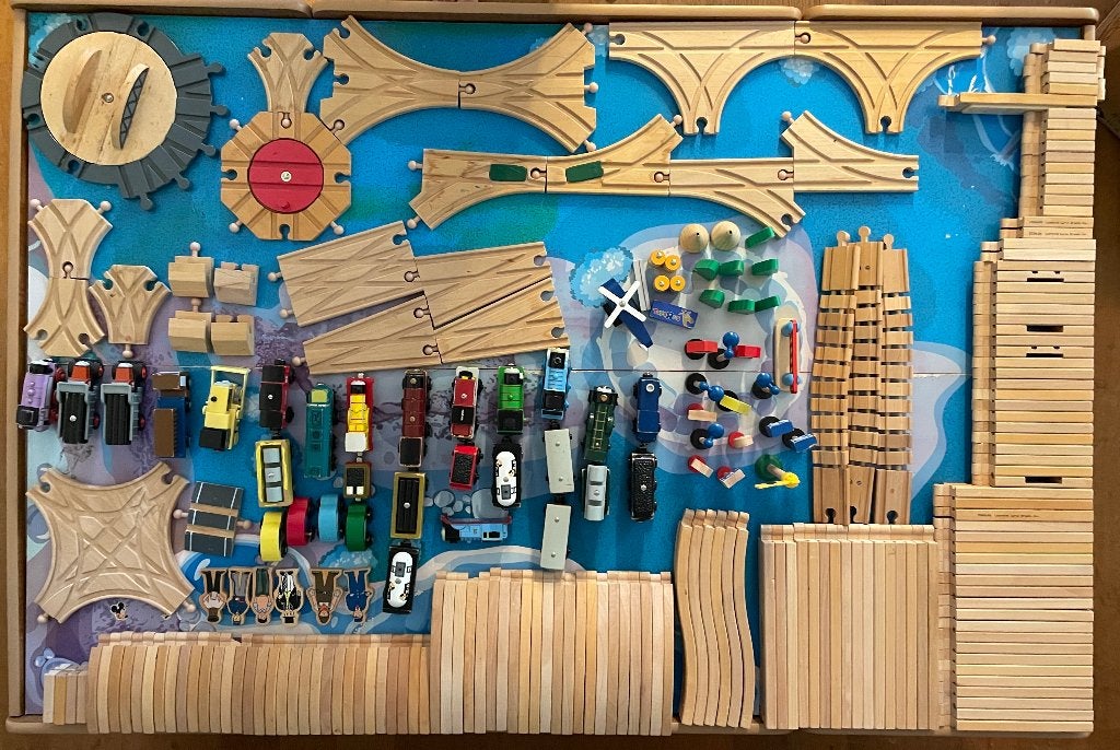 Houten trein set + tafel, Ophalen, Gebruikt