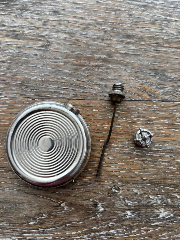 Oud metalen parfumfles, Verzamelen, Parfumverzamelingen, Ophalen of Verzenden, Zo goed als nieuw, Miniatuur