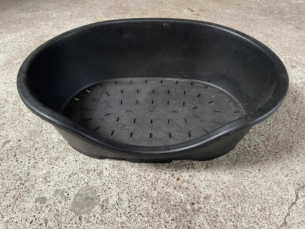 Hondenmand plastic maat labrador, Ophalen of Verzenden, Zo goed als nieuw