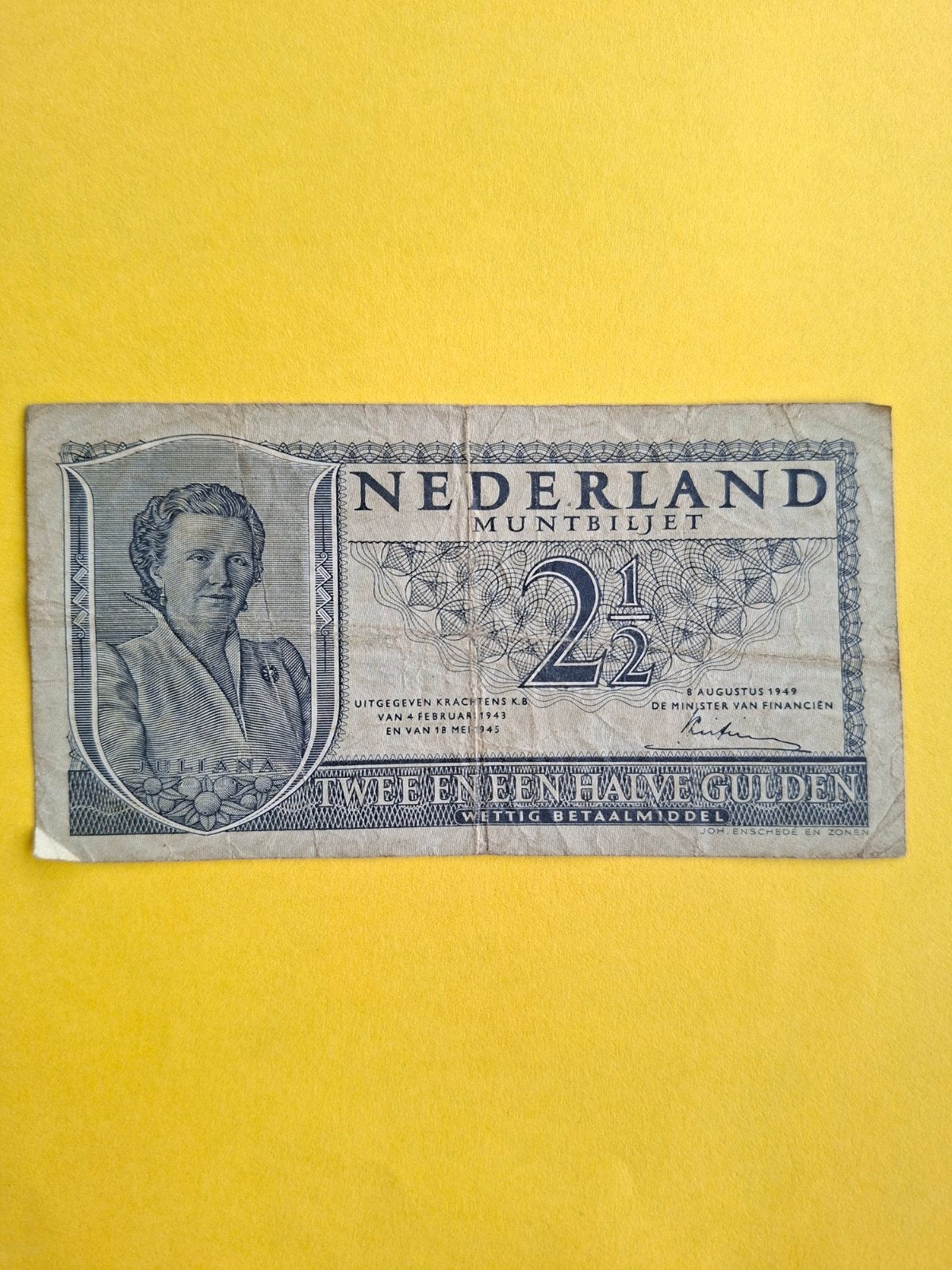 2,5 gulden Juliana uit 1949 in ZF
Serie nummer 2 YT 061002
P, Ophalen of Verzenden, 2½ gulden, Los biljet