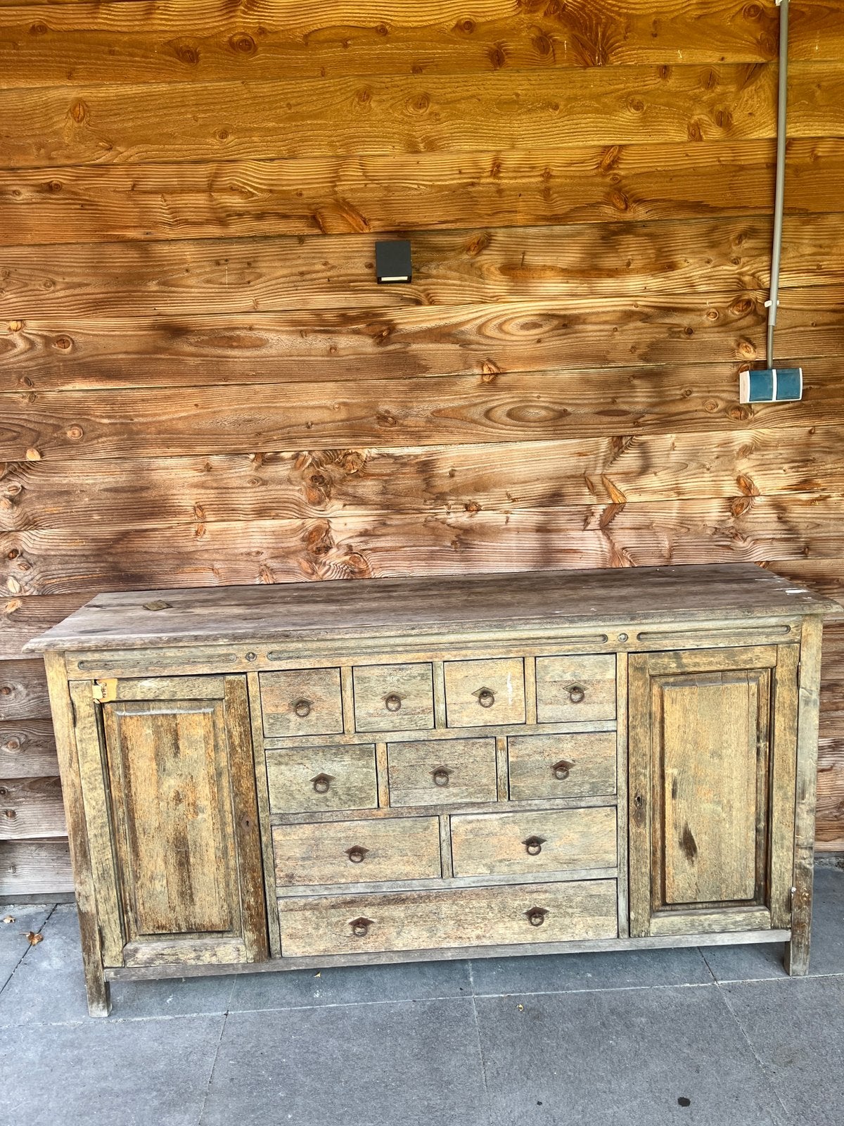 Gratis op te halen: buiten dressoir, Huis en Inrichting, Kasten | Dressoirs, Ophalen, Gebruikt, 150 tot 200 cm, 25 tot 50 cm