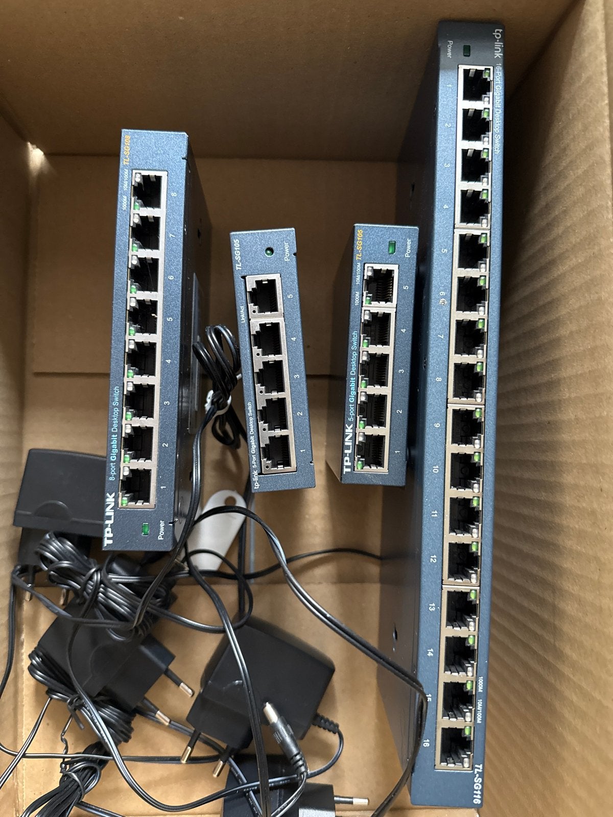 TP-Link Gigabit Desktop Switches (5, 8, 16 poorten), Computers en Software, Ophalen of Verzenden, Gebruikt