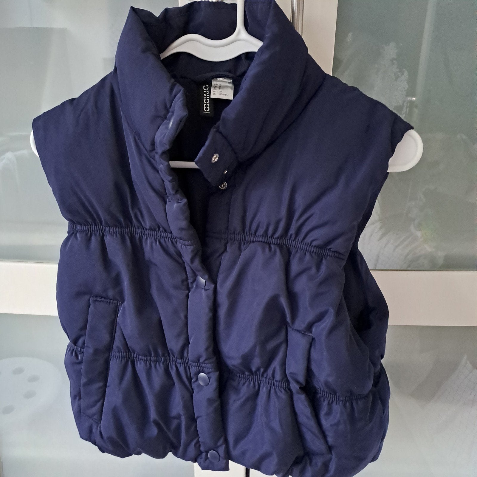 H&M Divided Puffer Bodywarmer Maat S Donkerblauw, Blauw, H&M Divided, Nieuw, Ophalen of Verzenden