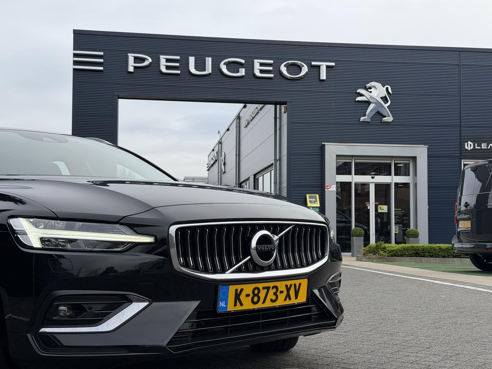 Volvo V60 Inscription 2.0 T4 190PK Automaat Leder, Elektrisc, Auto's, Euro 6, 1969 cc, Zwart, 1603 kg