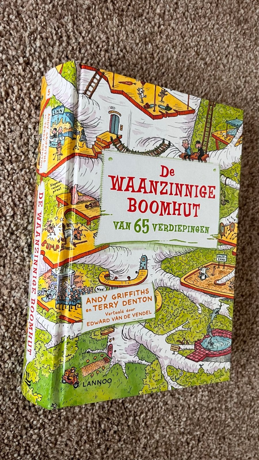 De Waanzinnige Boomhut van 65 Verdiepingen - Andy Griffiths, Boeken, Ophalen of Verzenden, Zo goed als nieuw, Fictie algemeen