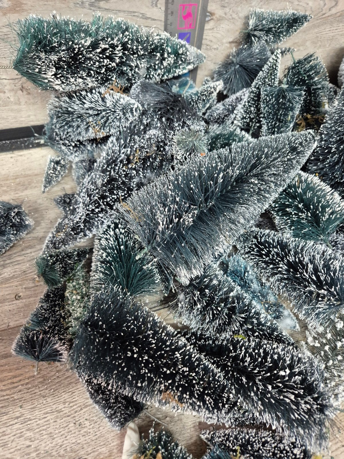 kerstdorp heel veel bomen zonder voet kersthuisjes, Ophalen of Verzenden, Zo goed als nieuw