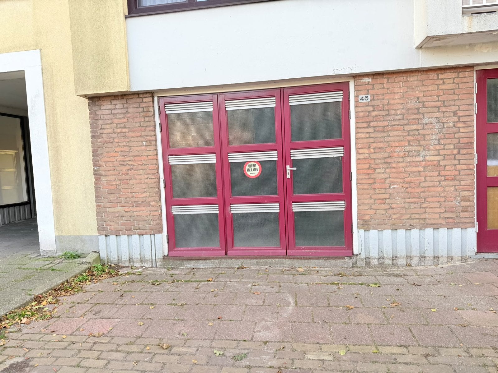 Ruime garagebox met elektriciteit en wateraansluiting
