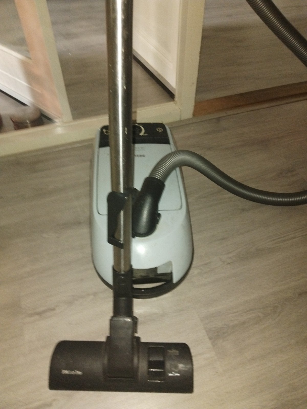 Miele stofzuiger, Ophalen, Zo goed als nieuw