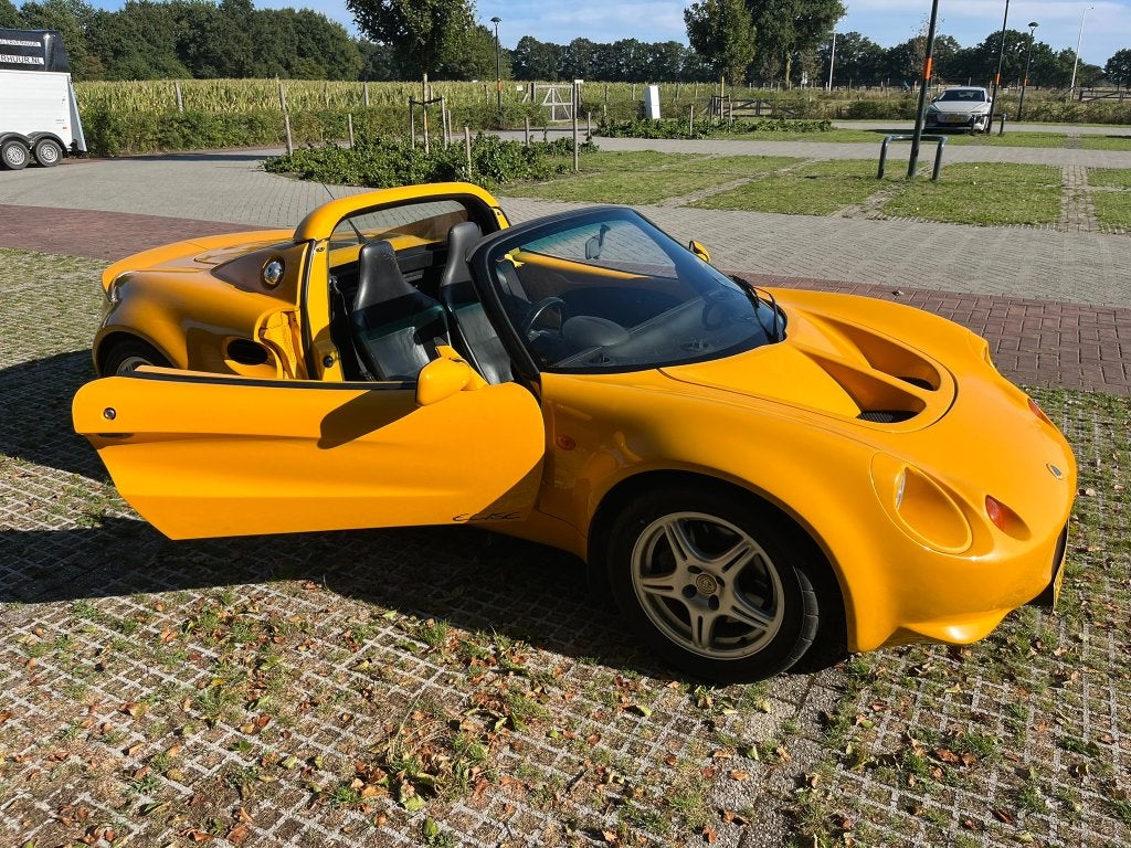 Lotus Elise 1.8 16V 1998 Geel, Auto's, Achterwielaandrijving, Zwart, Cabriolet, Handgeschakeld