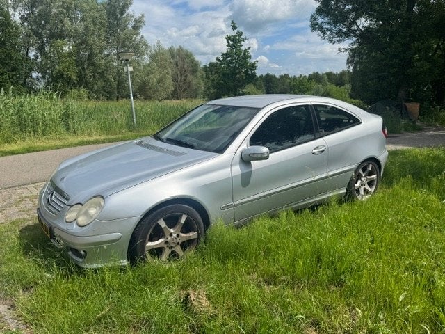 Mercedes-Benz C-Klasse 1.8 C160 Sportcoupe 2005, Auto's, Mercedes-Benz, 4 cilinders, 4 stoelen, 1796 cc, 122 pk