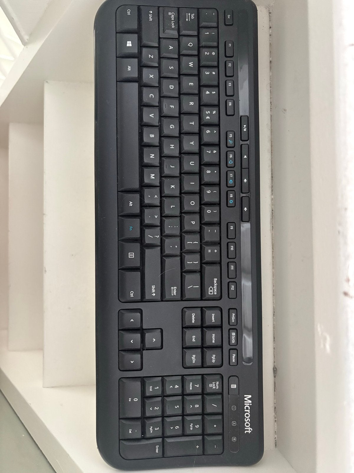 Logitech en Microsoft toetsenbord, Nieuw, Ophalen of Verzenden, Qwerty, Numeriek gedeelte