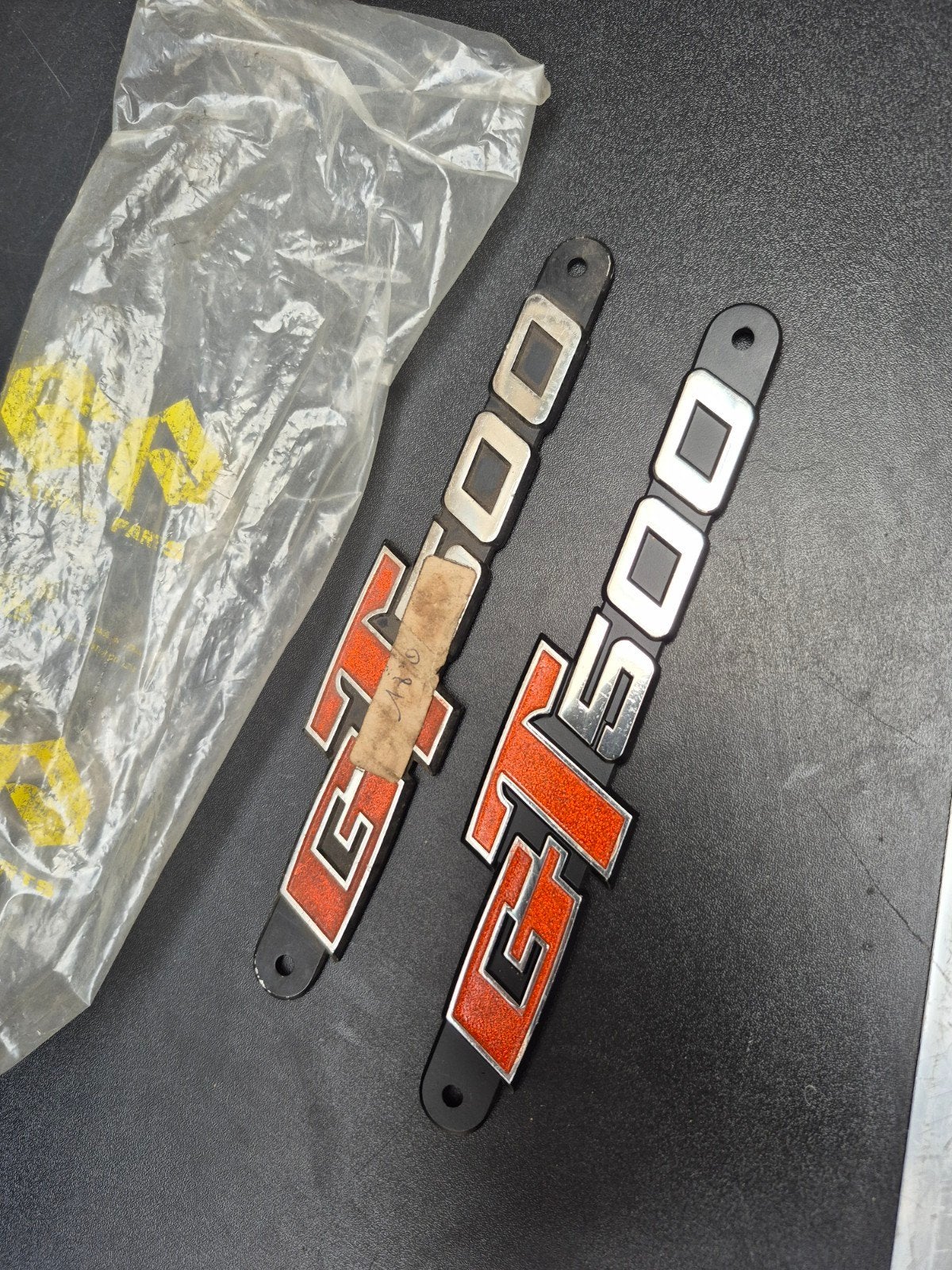 suzuki gt500 emblemen New old stock nos, Ophalen of Verzenden