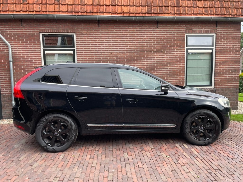 Volvo XC60 2.0 FWD D4 Summum Geartronic 2014 Zwart, Auto's, 1800 kg, 4 cilinders, 1634 kg, Zwart