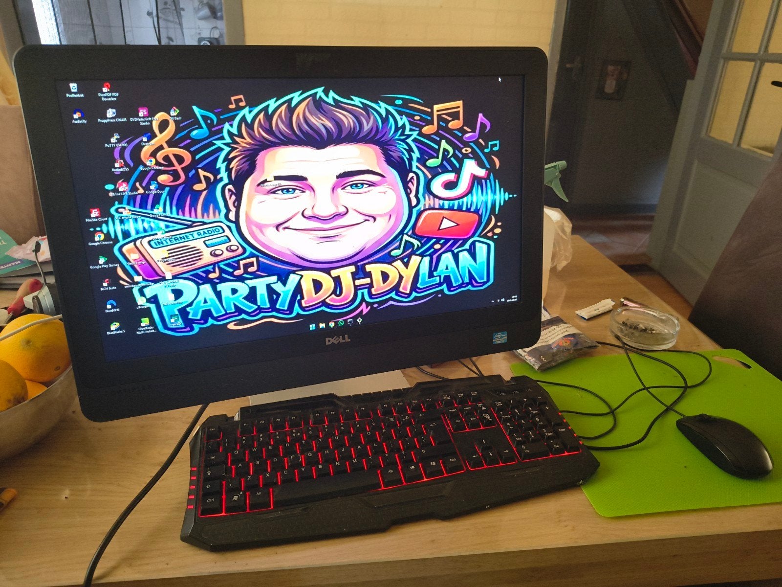 Dell All-in-One computer met toetsenbord en muis, Ophalen, HDD, Met monitor, Zo goed als nieuw
