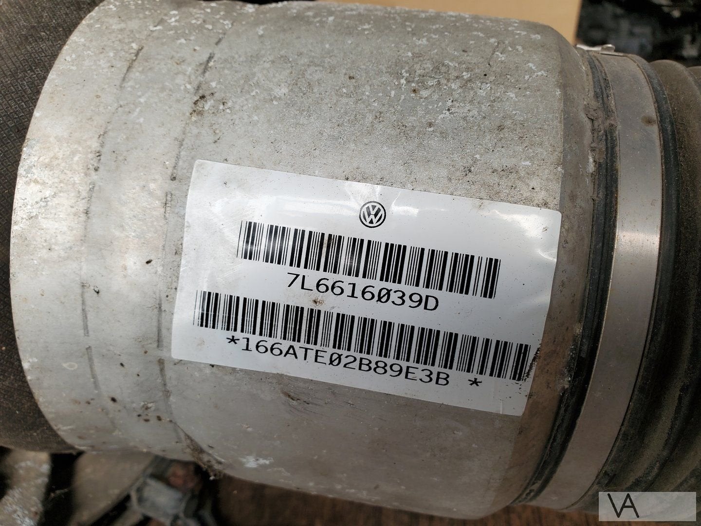 VW Touareg 2002 - 2010 veerpoot linksvoor luchtvering €150, Gebruikt, -, Volkswagen, -