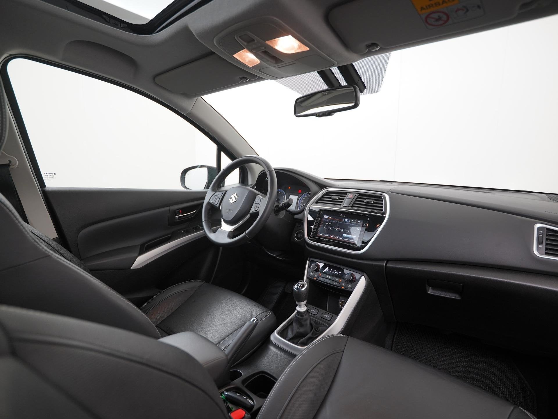 Suzuki S-Cross 1.4 Boosterjet Style Smart Hybrid | Panoramad, Voorwielaandrijving, Gebruikt, Euro 6, 4 cilinders