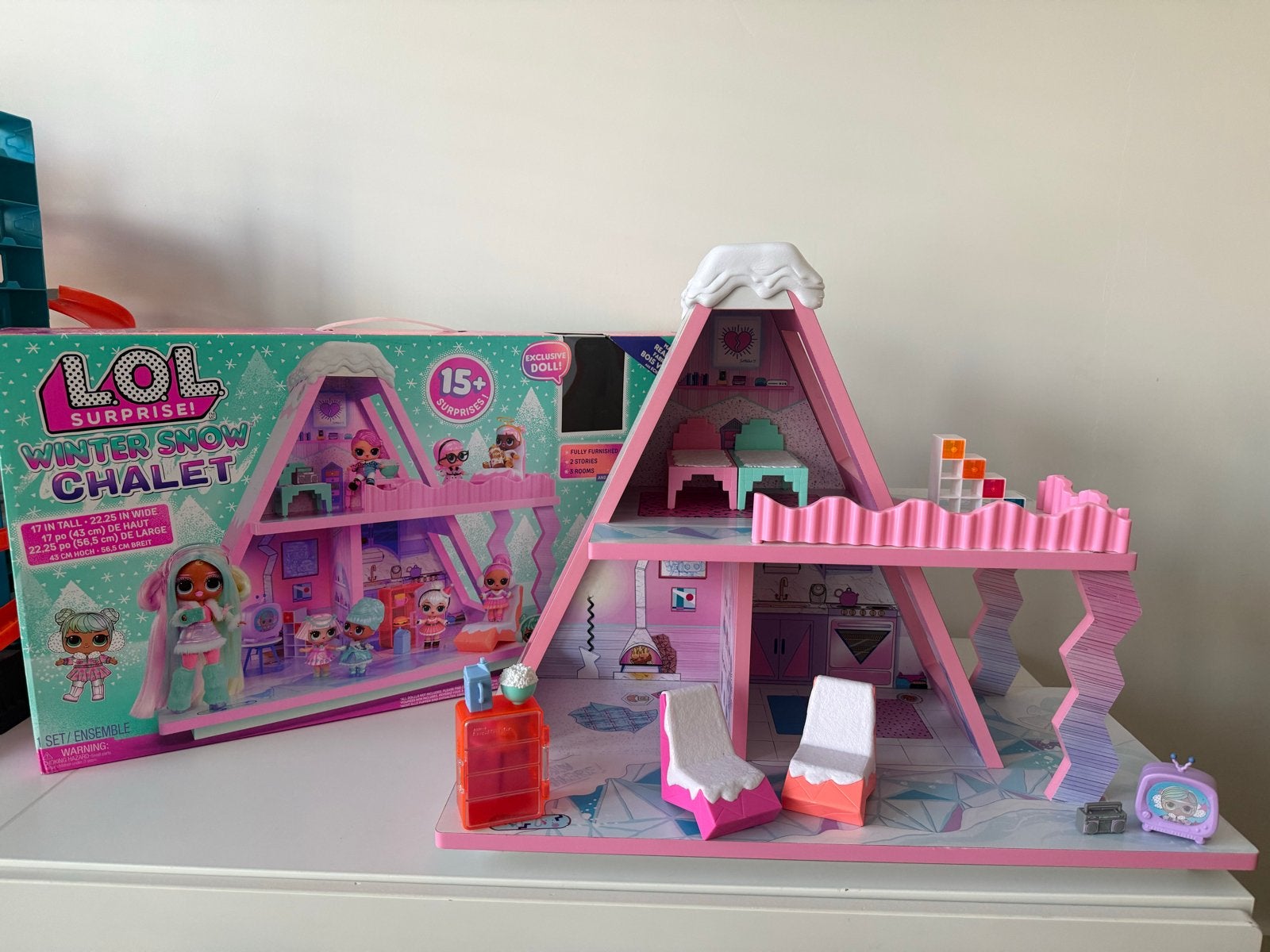 L.O.L. Surprise! Winter Snow Chalet - Zo goed als nieuw, Kinderen en Baby's, Speelgoed | Poppenhuizen, Ophalen, Zo goed als nieuw