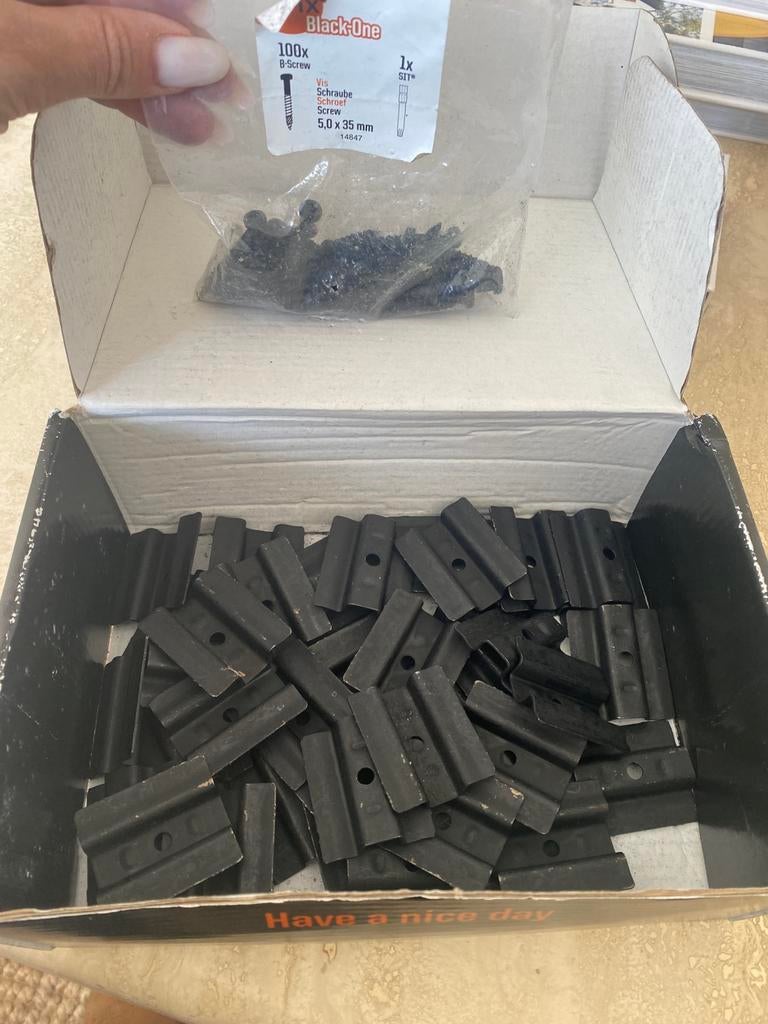 B-Fix black one border clips 42 stuks en schroeven, Ophalen of Verzenden, Zo goed als nieuw, Groter dan 1:32