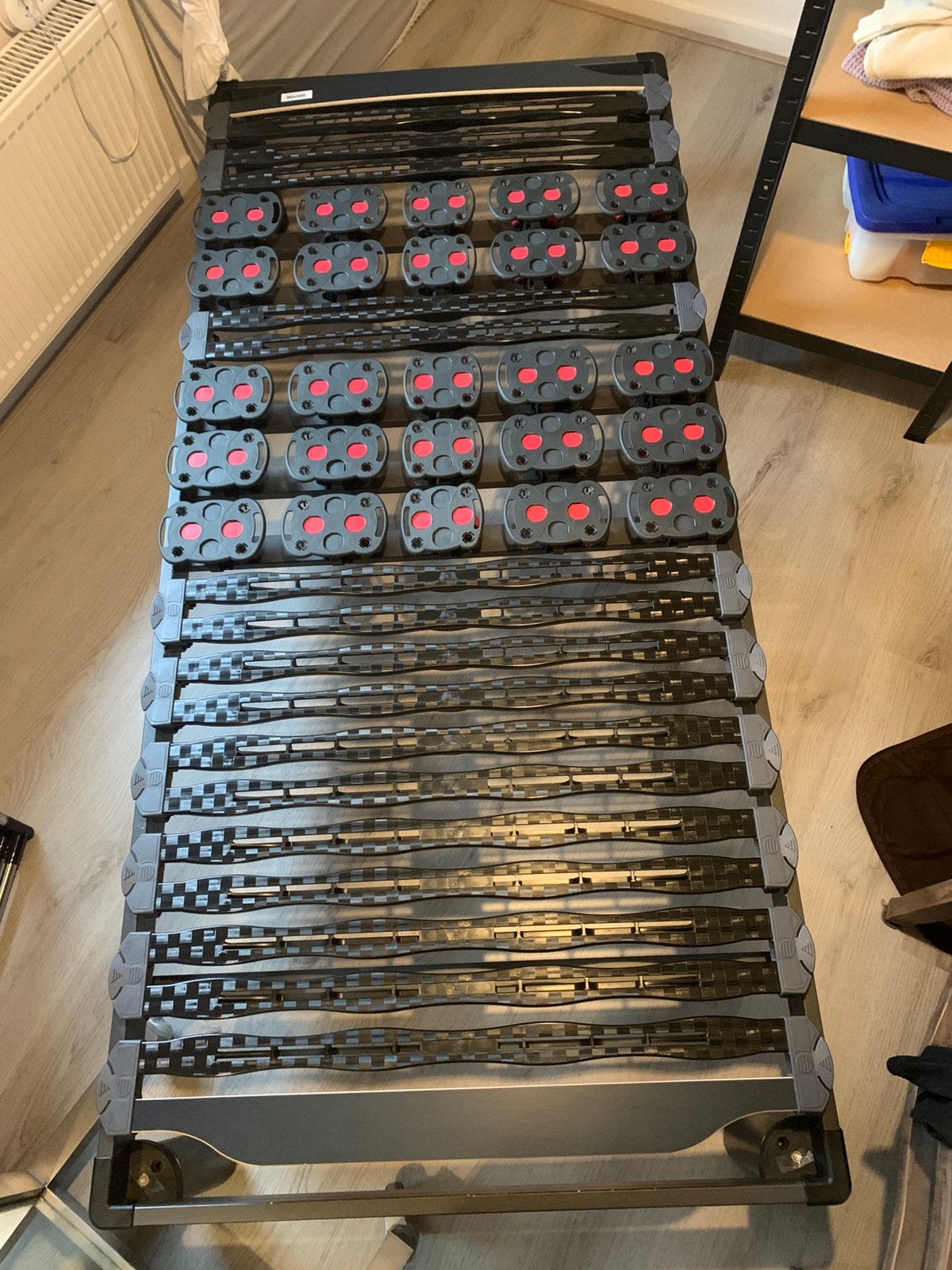 Schotelbodem plus matras, Ophalen, Zo goed als nieuw, Eenpersoons
