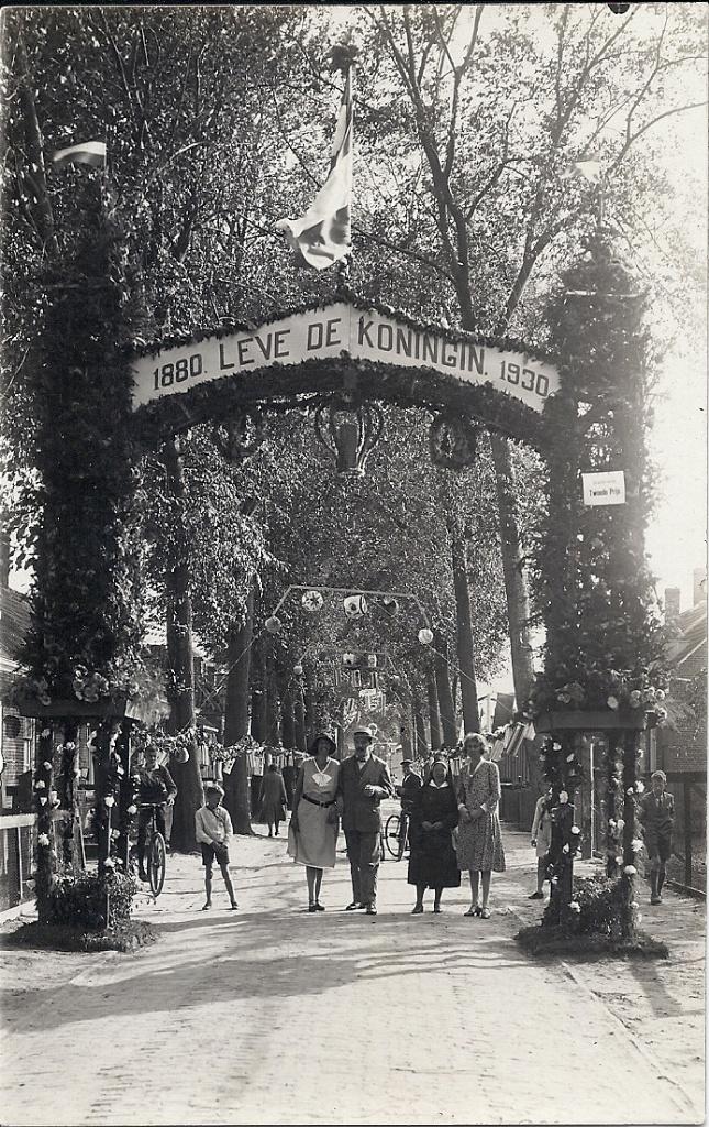 Oude Fotokaart Oost Souburg Feest 1880-1930 Leve de Koningin, Verzenden, 1920 tot 1940, Ongelopen, Zeeland