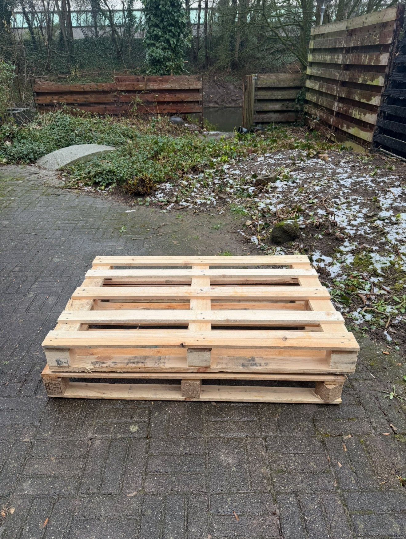 2x Pallets, Minder dan 25 mm, Ophalen of Verzenden, Zo goed als nieuw, Pallet