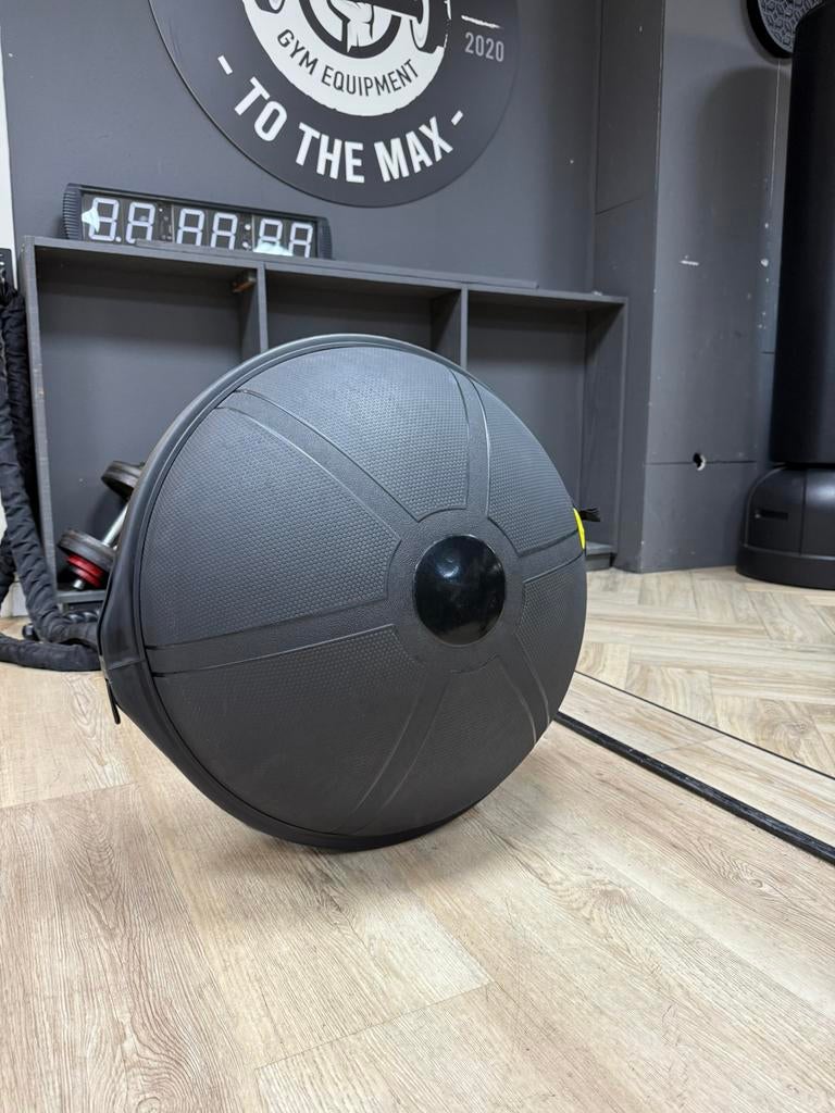 Nieuwe zwarte Balance Ball/Bosu Ball inc elastieken en toren, Sport en Fitness, Fitnessmaterialen, ., Nieuw, Ophalen of Verzenden