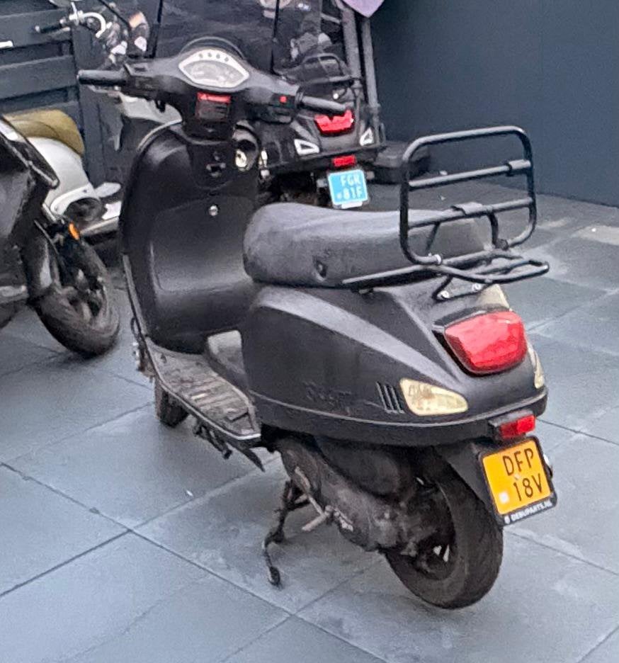 Agm scooter met carburateurprobleem, Ophalen, Gebruikt, Benzine