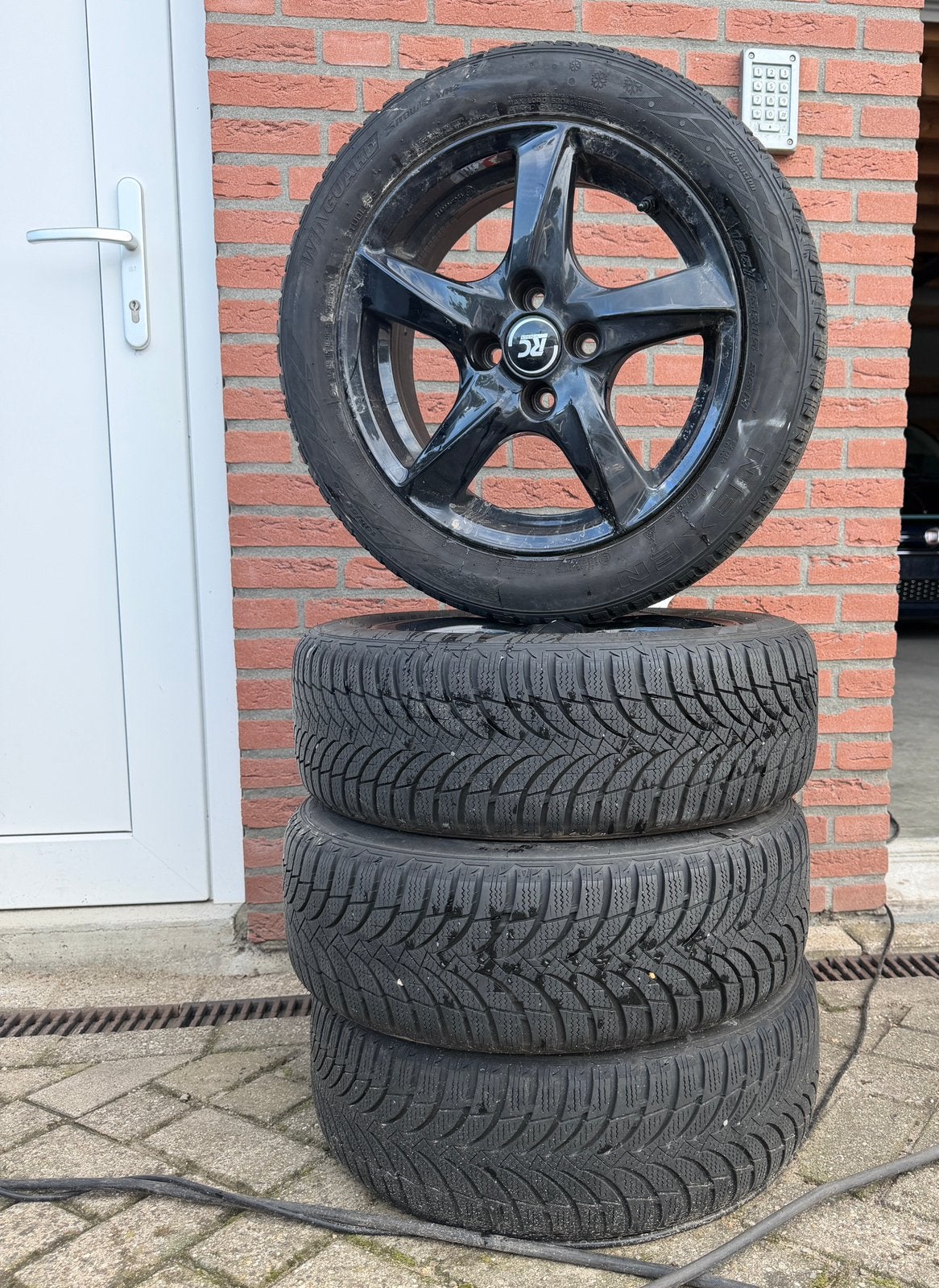 Fiat 500 15” lichtmetalen velgen Nexen winter banden, Ophalen, Fiat