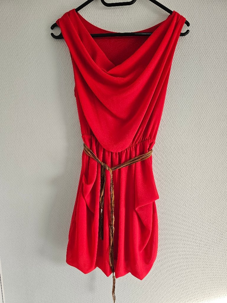 rood kleedje met bruine riem, Maat 38/40 (M), Ophalen of Verzenden, Geen merk, Gedragen