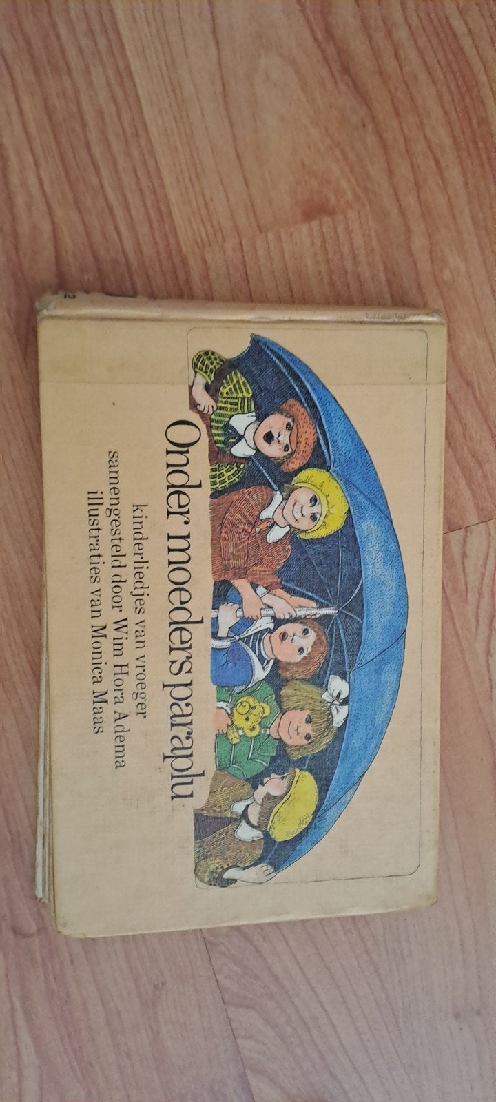 Onder moeders paraplu - Kinderliedjes van vroeger, Ophalen of Verzenden, Gelezen, Wim Hora Adema, Non-fictie