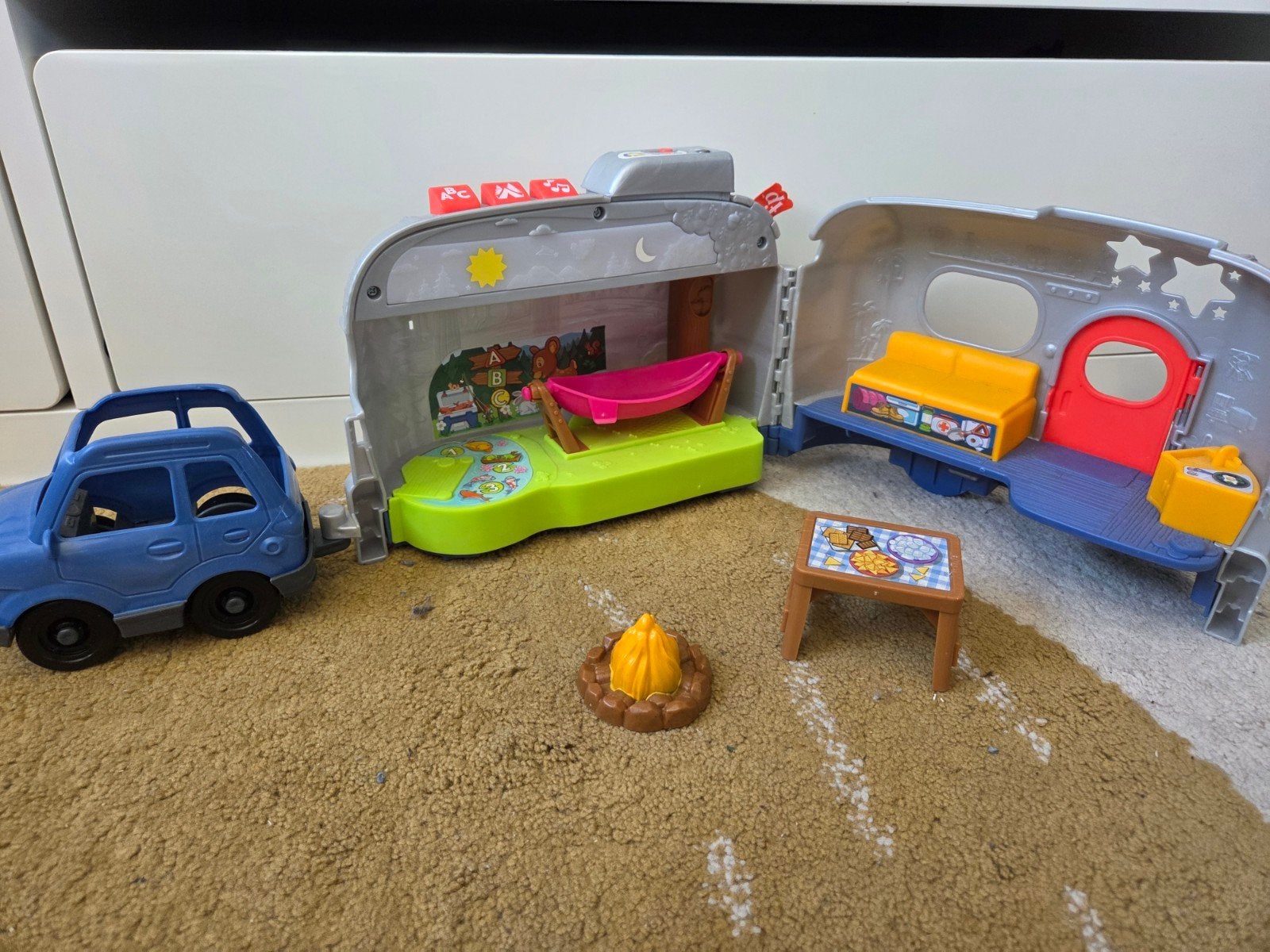 VTech Camper met auto en accessoires, Ophalen