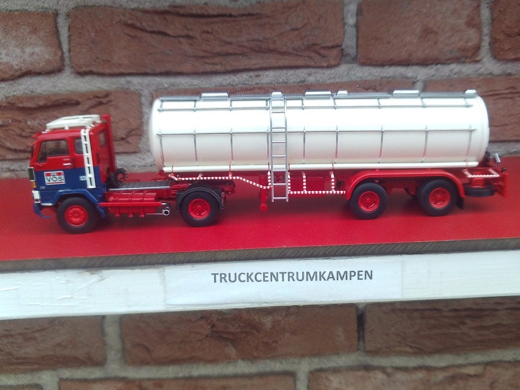 Tekno  Volvo  F88  met   Tankoplegger  van  Wim  Vos., Hobby en Vrije tijd, Modelauto's | 1:50, Ophalen of Verzenden, Nieuw, Bus of Vrachtwagen